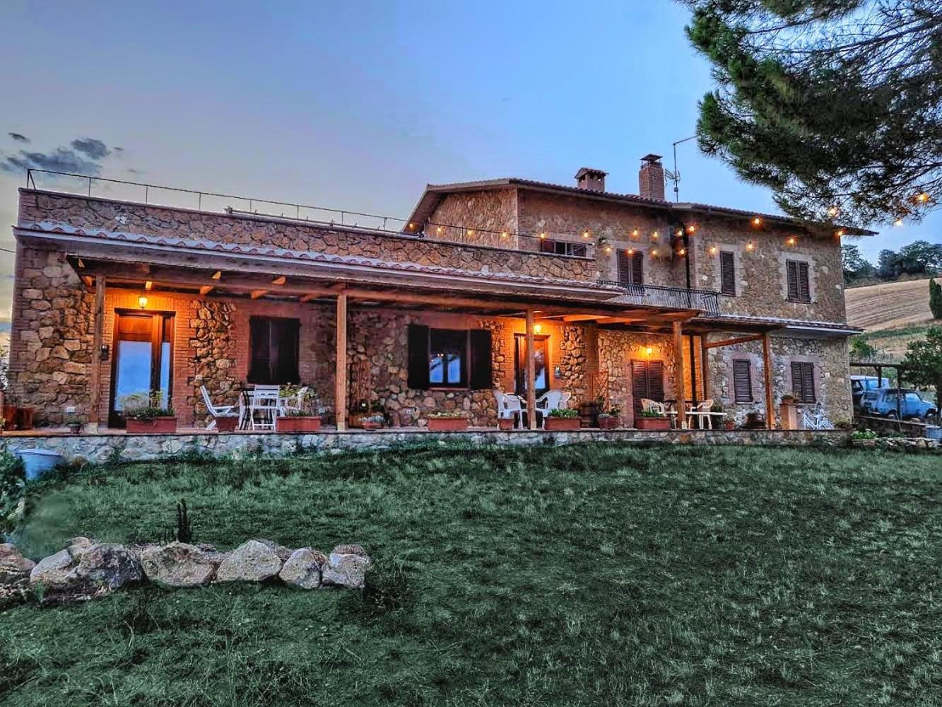 Agriturismo Il Casato Mag-Il Vaglio ปีเอนซา ภายนอก รูปภาพ