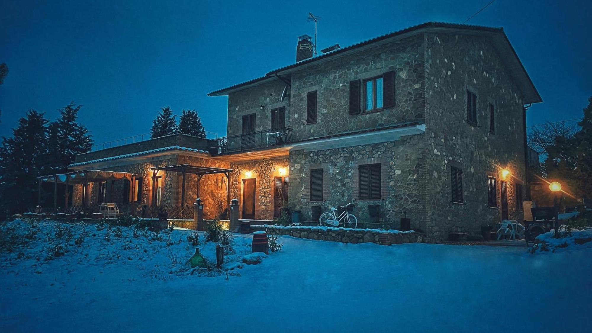 Agriturismo Il Casato Mag-Il Vaglio ปีเอนซา ภายนอก รูปภาพ
